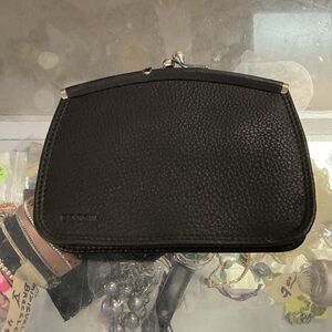 Fossil Pebbled Black Leather Clutch Wallet
